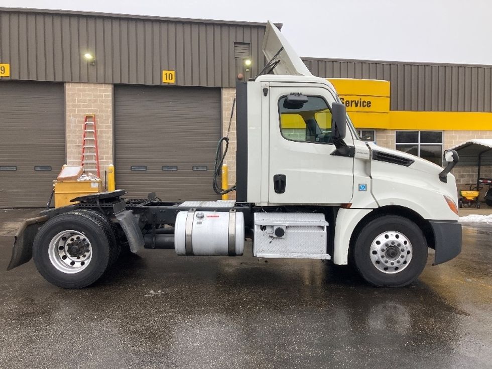 Day Cab Tractor-Heavy Duty Tractors-Freightliner-2019-T12642ST-Jessup-MD-436,504\n\t\tmiles-$ 38,500 - Image 8