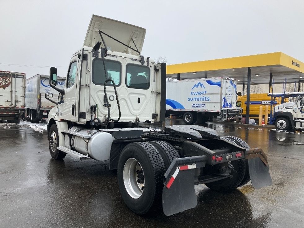 Day Cab Tractor-Heavy Duty Tractors-Freightliner-2019-T12642ST-Jessup-MD-442,081\n\t\tmiles-$ 26,250 - Image 5