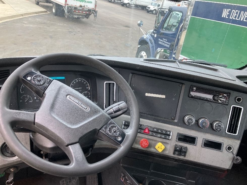 Day Cab Tractor-Heavy Duty Tractors-Freightliner-2019-T12642ST-Jessup-MD-444,286\n\t\tmiles-$ 38,000 - Image 11