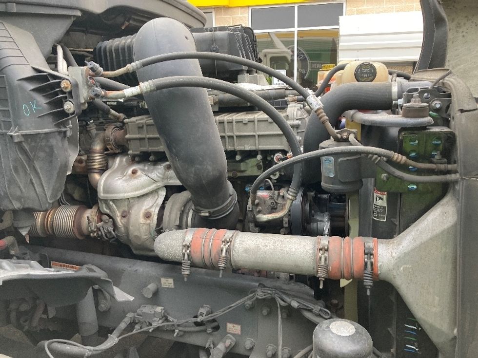 Day Cab Tractor-Heavy Duty Tractors-Freightliner-2019-T12642ST-Jessup-MD-444,286\n\t\tmiles-$ 38,000 - Image 16