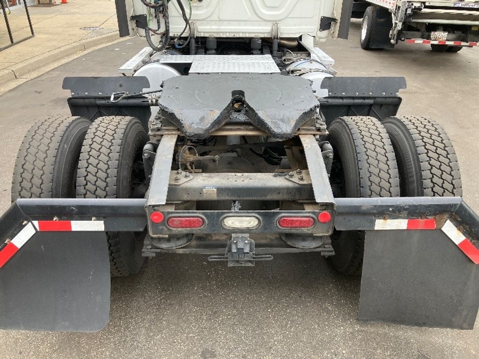 Day Cab Tractor-Heavy Duty Tractors-Freightliner-2019-T12642ST-Jessup-MD-444,286\n\t\tmiles-$ 38,000 - Image 6