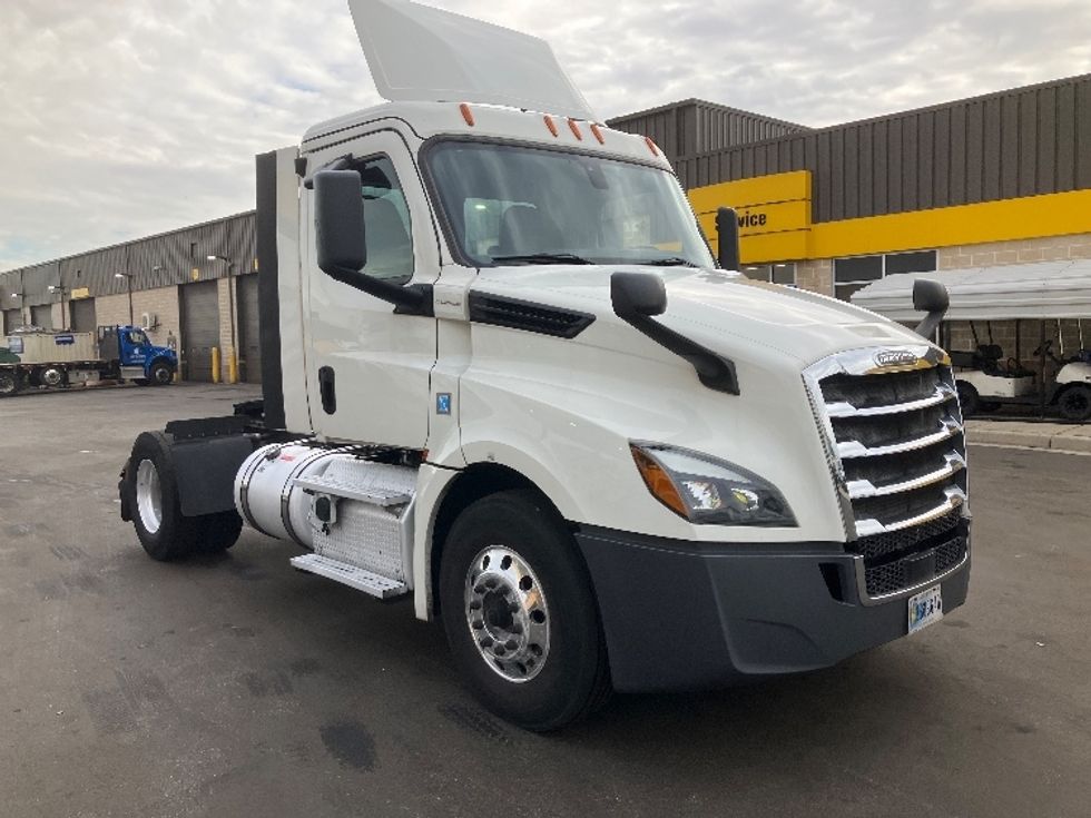 Day Cab Tractor-Heavy Duty Tractors-Freightliner-2019-T12642ST-Jessup-MD-454,972\n\t\tmiles-$ 37,500 - Image 1