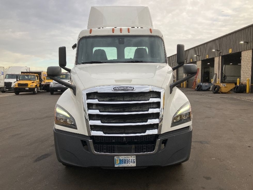 Day Cab Tractor-Heavy Duty Tractors-Freightliner-2019-T12642ST-Jessup-MD-454,972\n\t\tmiles-$ 37,500 - Image 2