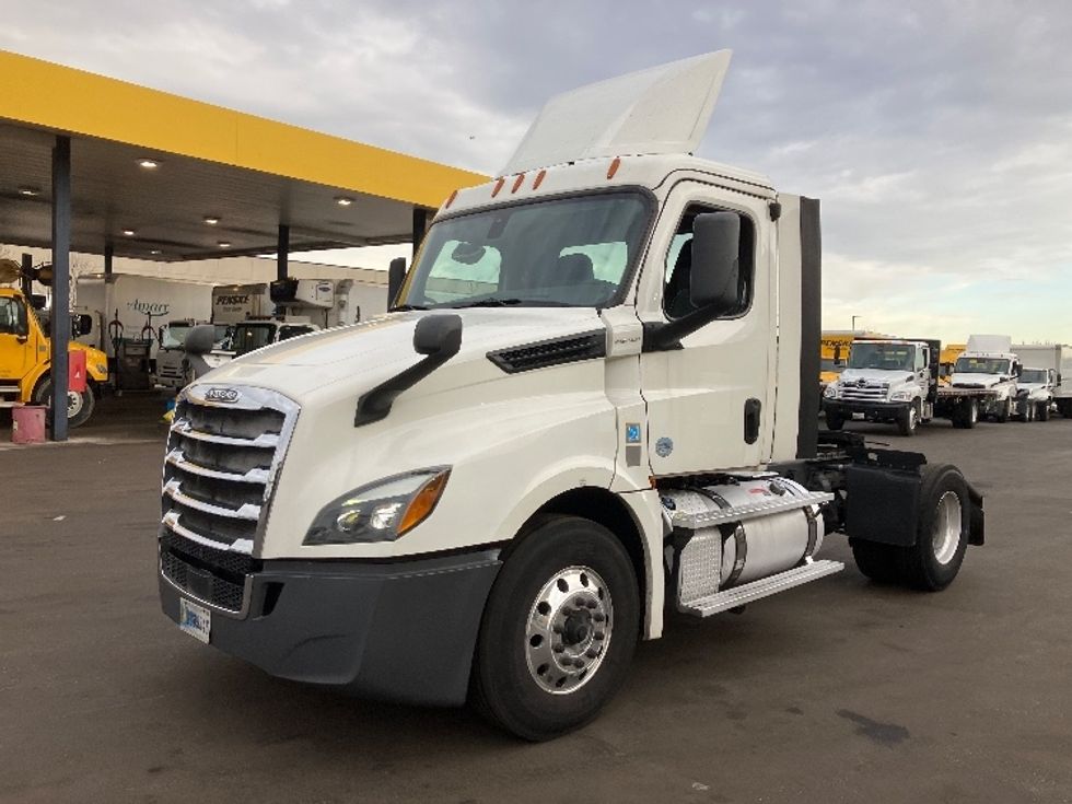 Day Cab Tractor-Heavy Duty Tractors-Freightliner-2019-T12642ST-Jessup-MD-454,972\n\t\tmiles-$ 37,500 - Image 3