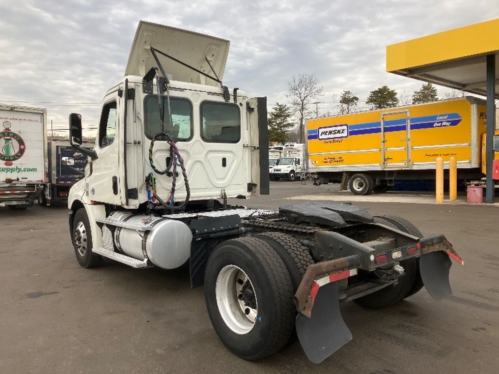 Day Cab Tractor-Heavy Duty Tractors-Freightliner-2019-T12642ST-Jessup-MD-454,972\n\t\tmiles-$ 37,500 - Image 5