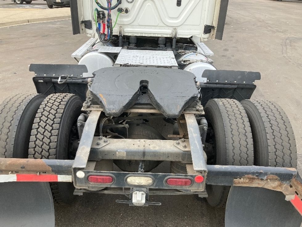 Day Cab Tractor-Heavy Duty Tractors-Freightliner-2019-T12642ST-Jessup-MD-454,972\n\t\tmiles-$ 37,500 - Image 6