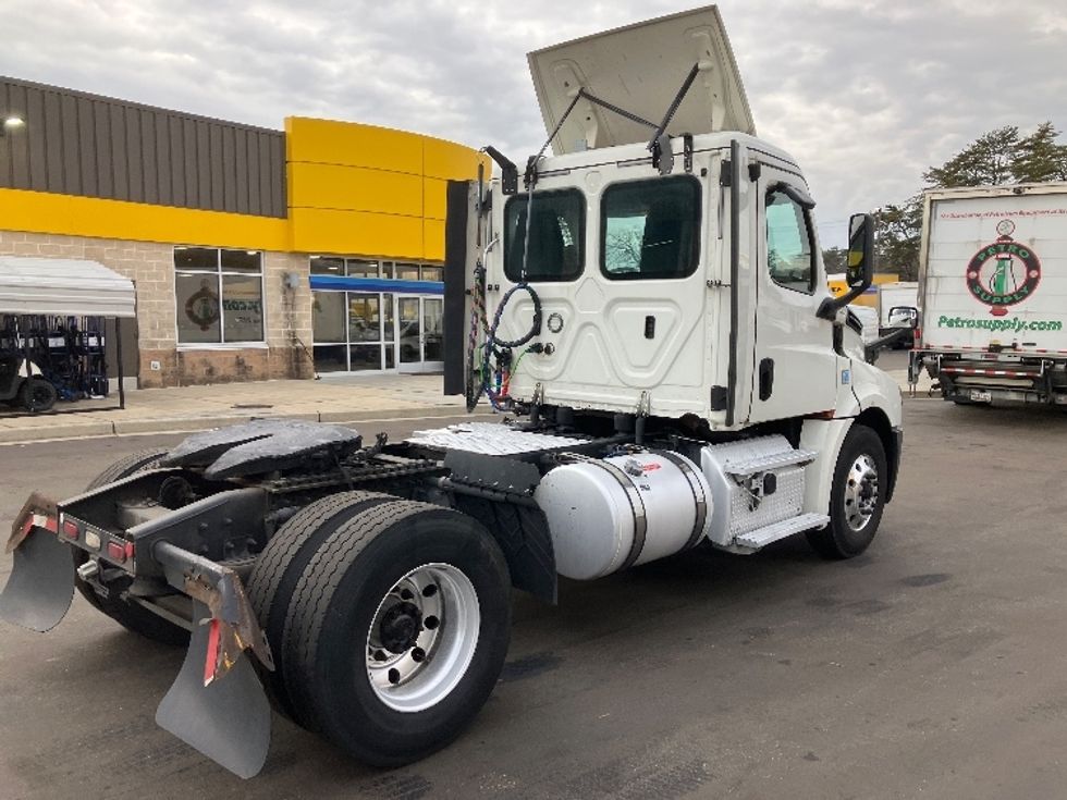 Day Cab Tractor-Heavy Duty Tractors-Freightliner-2019-T12642ST-Jessup-MD-454,972\n\t\tmiles-$ 37,500 - Image 7