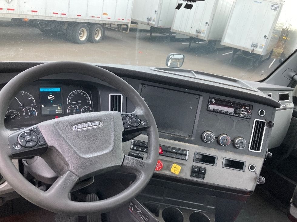 Day Cab Tractor-Heavy Duty Tractors-Freightliner-2019-T12642ST-Jessup-MD-456,931\n\t\tmiles-$ 37,750 - Image 11