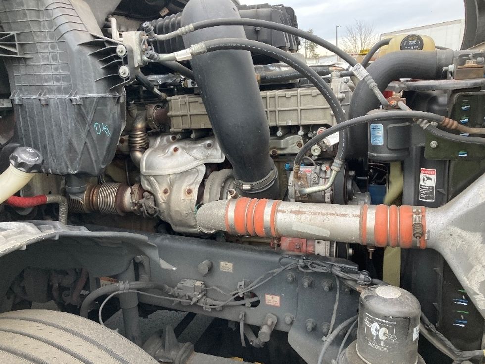 Day Cab Tractor-Heavy Duty Tractors-Freightliner-2019-T12642ST-Jessup-MD-456,931\n\t\tmiles-$ 37,750 - Image 16