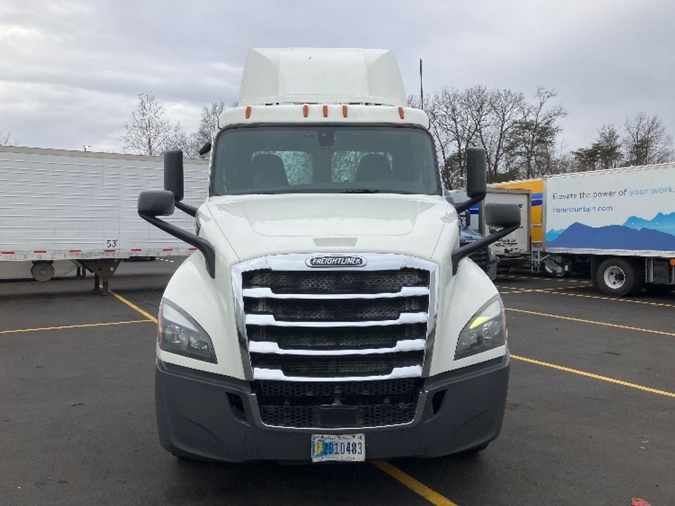 Day Cab Tractor-Heavy Duty Tractors-Freightliner-2019-T12642ST-Jessup-MD-456,931\n\t\tmiles-$ 37,750 - Image 2