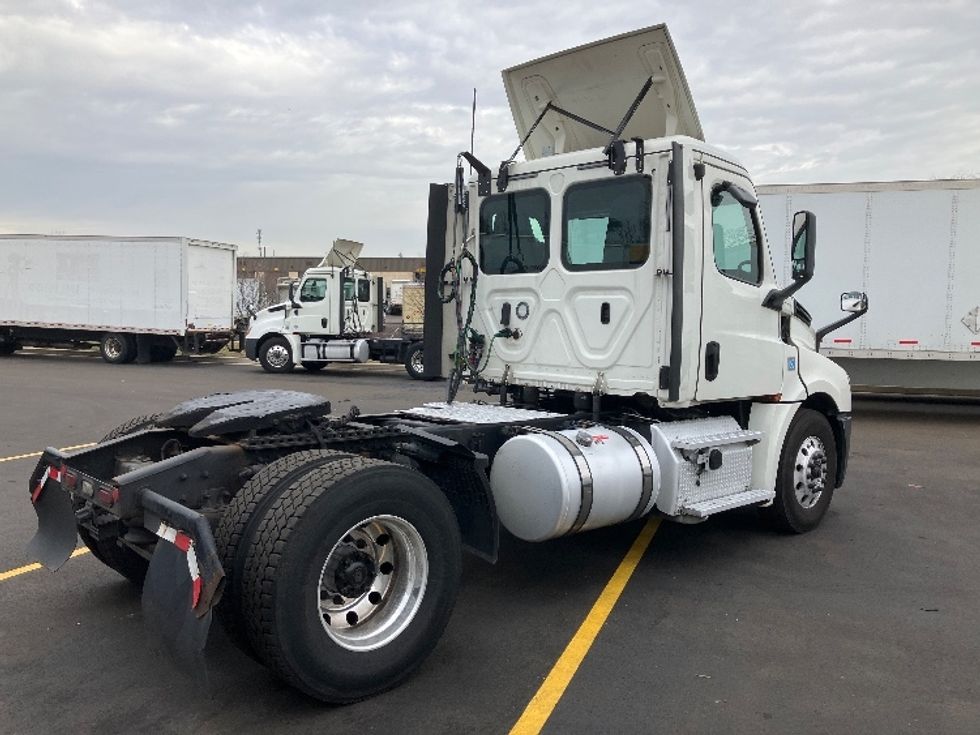 Day Cab Tractor-Heavy Duty Tractors-Freightliner-2019-T12642ST-Jessup-MD-456,931\n\t\tmiles-$ 37,750 - Image 7