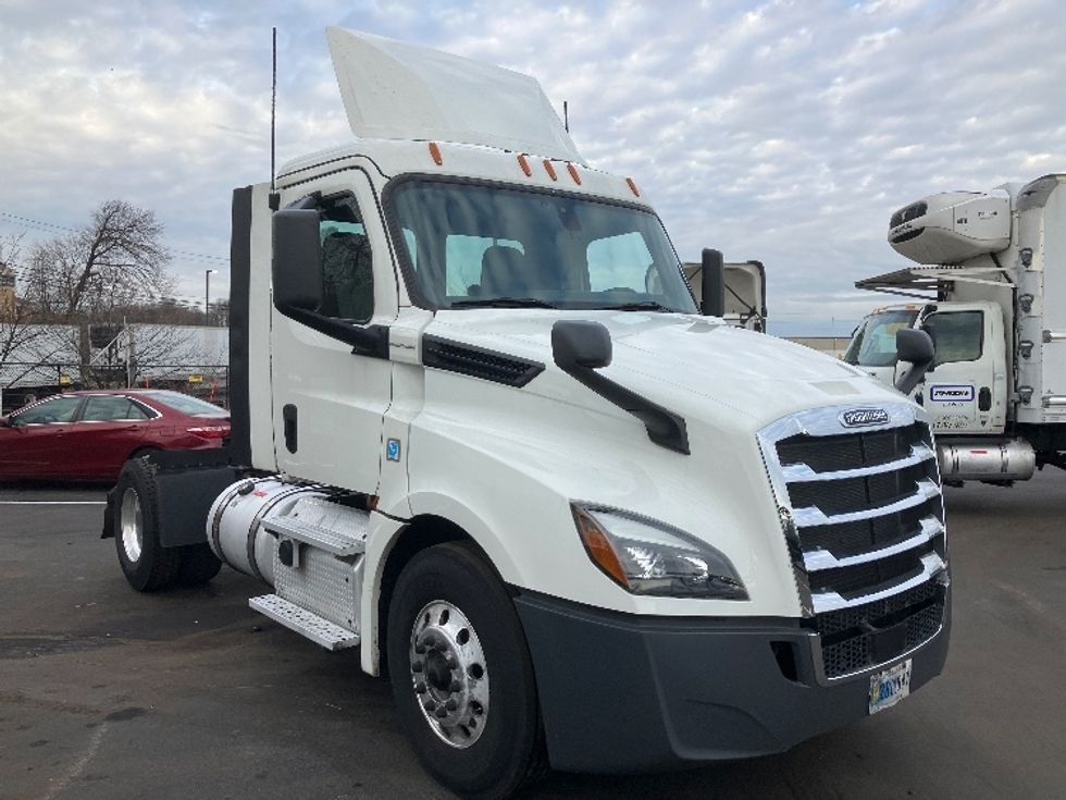 Day Cab Tractor-Heavy Duty Tractors-Freightliner-2019-T12642ST-Jessup-MD-505,206\n\t\tmiles-$ 35,000 - Image 1