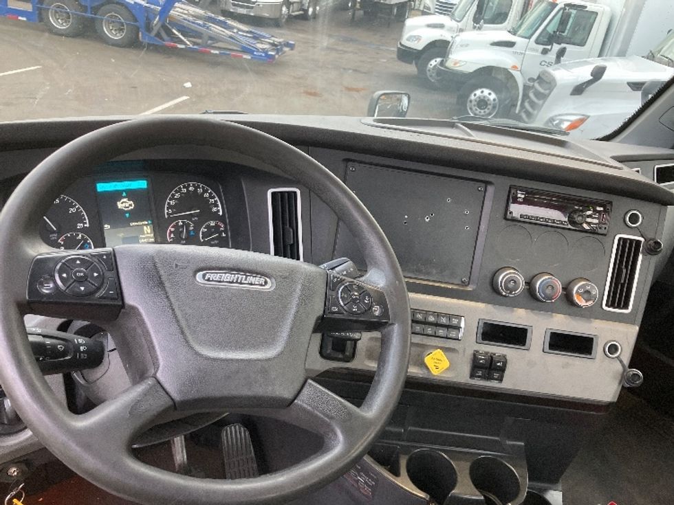 Day Cab Tractor-Heavy Duty Tractors-Freightliner-2019-T12642ST-Jessup-MD-505,206\n\t\tmiles-$ 35,000 - Image 11