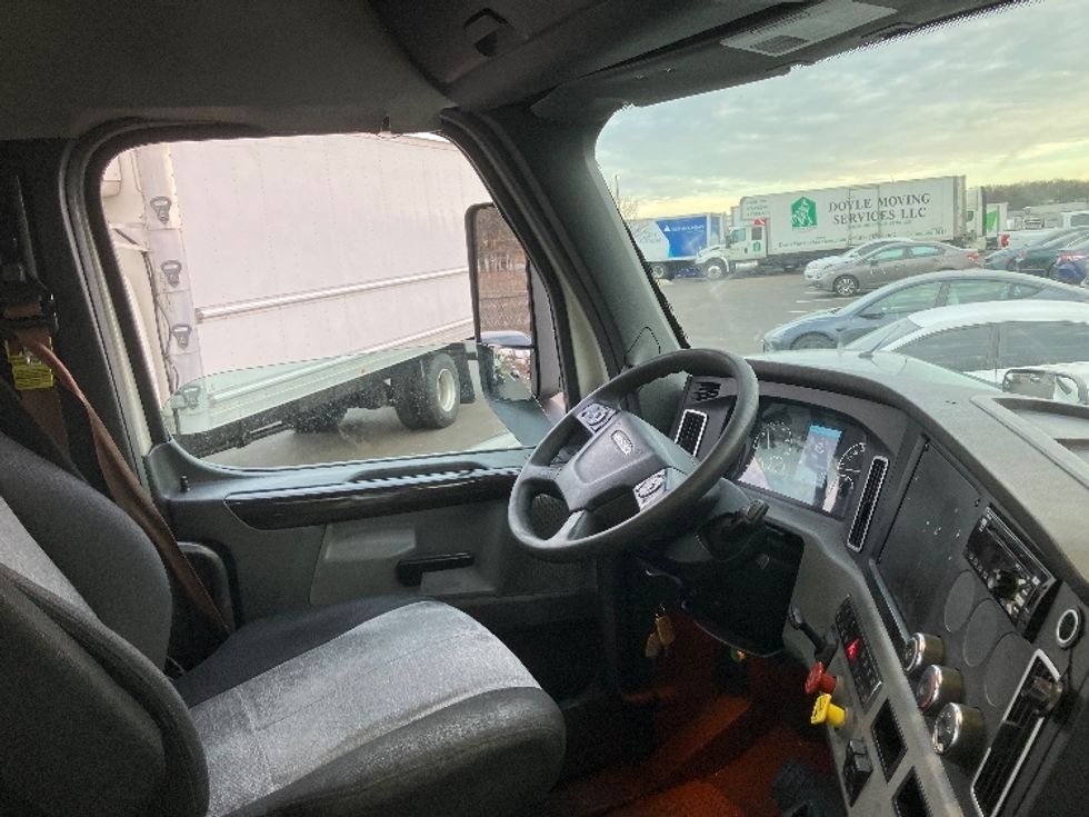 Day Cab Tractor-Heavy Duty Tractors-Freightliner-2019-T12642ST-Jessup-MD-505,206\n\t\tmiles-$ 35,000 - Image 14