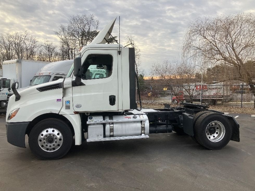Day Cab Tractor-Heavy Duty Tractors-Freightliner-2019-T12642ST-Jessup-MD-505,206\n\t\tmiles-$ 35,000 - Image 4