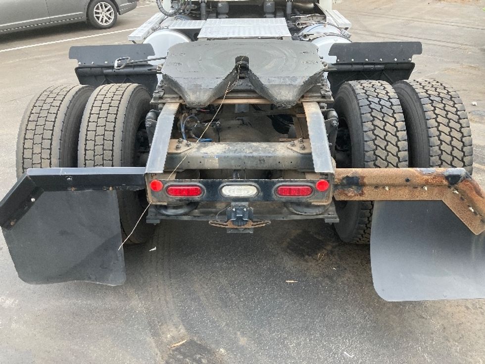 Day Cab Tractor-Heavy Duty Tractors-Freightliner-2019-T12642ST-Jessup-MD-505,206\n\t\tmiles-$ 35,000 - Image 6