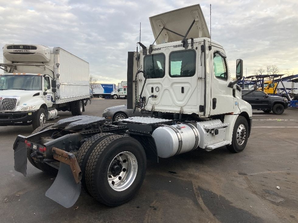 Day Cab Tractor-Heavy Duty Tractors-Freightliner-2019-T12642ST-Jessup-MD-505,206\n\t\tmiles-$ 35,000 - Image 7