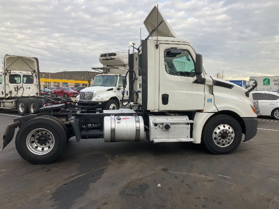 Day Cab Tractor-Heavy Duty Tractors-Freightliner-2019-T12642ST-Jessup-MD-505,206\n\t\tmiles-$ 35,000 - Image 8