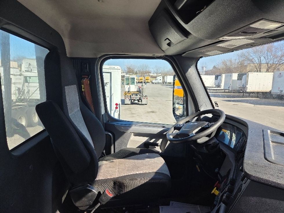 Day Cab Tractor-Heavy Duty Tractors-Freightliner-2019-T12642ST-Kansas City-MO-525,000\n\t\tmiles-$ 30,250 - Image 14