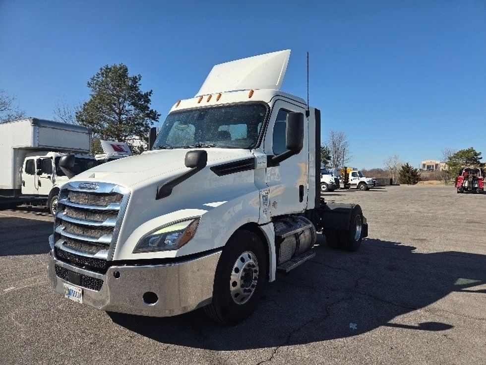 Day Cab Tractor-Heavy Duty Tractors-Freightliner-2019-T12642ST-Kansas City-MO-525,000\n\t\tmiles-$ 30,250 - Image 3
