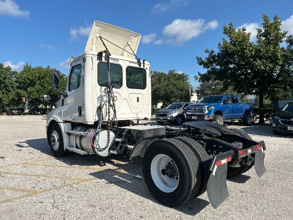 Day Cab Tractor-Heavy Duty Tractors-Freightliner-2019-T12642ST-Katy-TX-331,425\n\t\tmiles-$ 44,250 - Image 5
