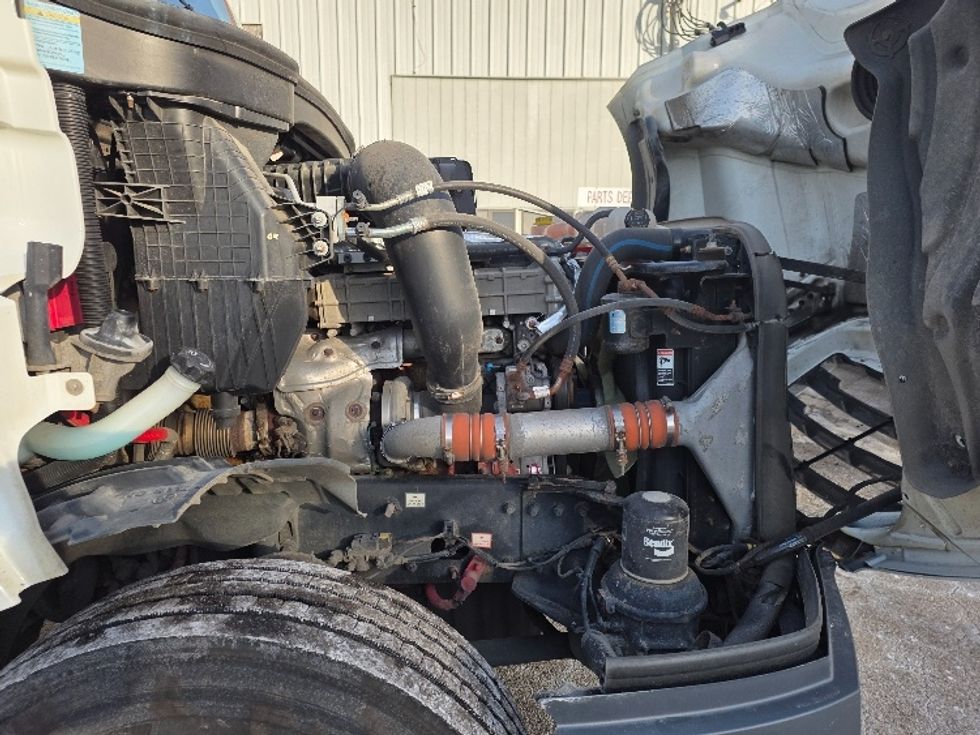 Day Cab Tractor-Heavy Duty Tractors-Freightliner-2019-T12642ST-Lansing-MI-383,124\n\t\tmiles-$ 34,250 - Image 14