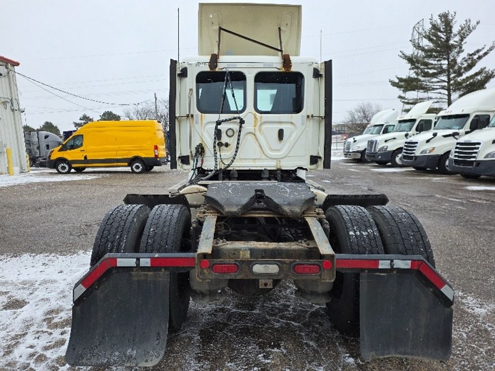Day Cab Tractor-Heavy Duty Tractors-Freightliner-2019-T12642ST-Lansing-MI-383,124\n\t\tmiles-$ 34,250 - Image 6