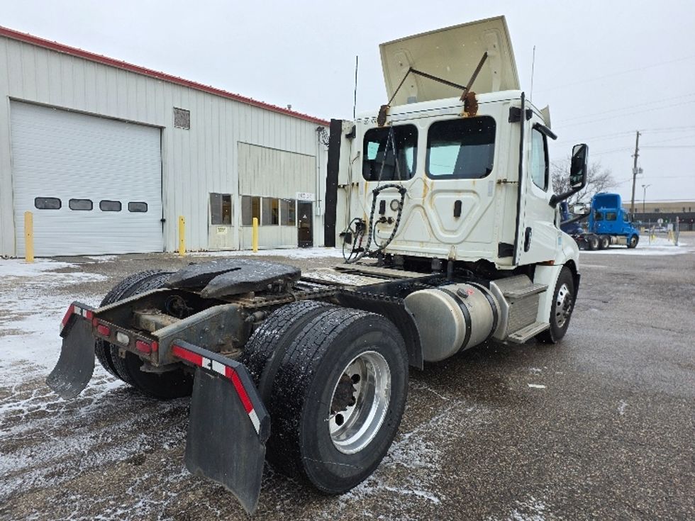 Day Cab Tractor-Heavy Duty Tractors-Freightliner-2019-T12642ST-Lansing-MI-383,124\n\t\tmiles-$ 34,250 - Image 7