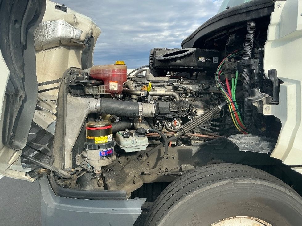 Day Cab Tractor-Heavy Duty Tractors-Freightliner-2019-T12642ST-Lexington-KY-364,614\n\t\tmiles-$ 34,250 - Image 13