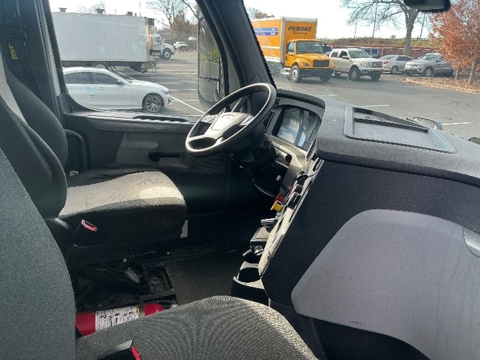 Day Cab Tractor-Heavy Duty Tractors-Freightliner-2019-T12642ST-Lexington-KY-364,614\n\t\tmiles-$ 34,250 - Image 15