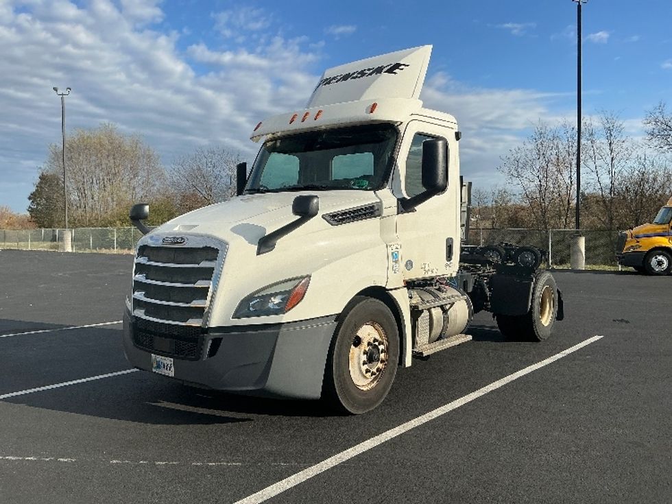 Day Cab Tractor-Heavy Duty Tractors-Freightliner-2019-T12642ST-Lexington-KY-364,614\n\t\tmiles-$ 34,250 - Image 3