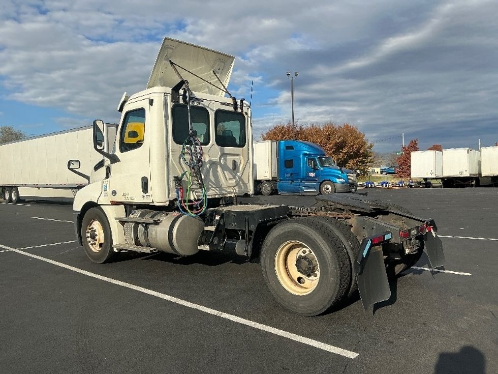 Day Cab Tractor-Heavy Duty Tractors-Freightliner-2019-T12642ST-Lexington-KY-364,614\n\t\tmiles-$ 34,250 - Image 5