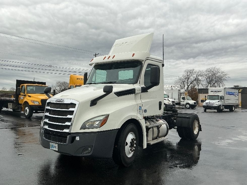 Day Cab Tractor-Heavy Duty Tractors-Freightliner-2019-T12642ST-Lexington-KY-384,764\n\t\tmiles-$ 33,250 - Image 3