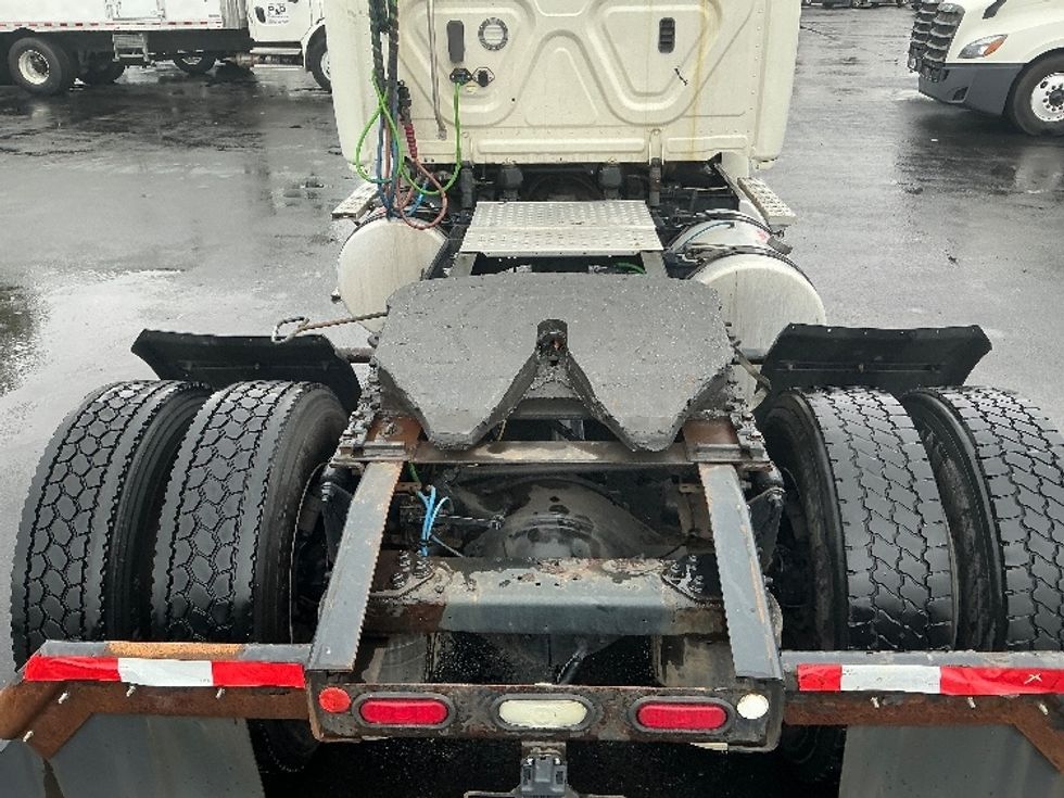 Day Cab Tractor-Heavy Duty Tractors-Freightliner-2019-T12642ST-Lexington-KY-384,764\n\t\tmiles-$ 33,250 - Image 6