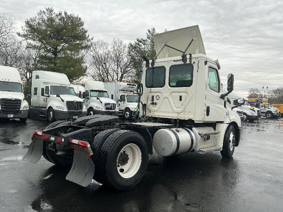 Day Cab Tractor-Heavy Duty Tractors-Freightliner-2019-T12642ST-Lexington-KY-384,764\n\t\tmiles-$ 33,250 - Image 7