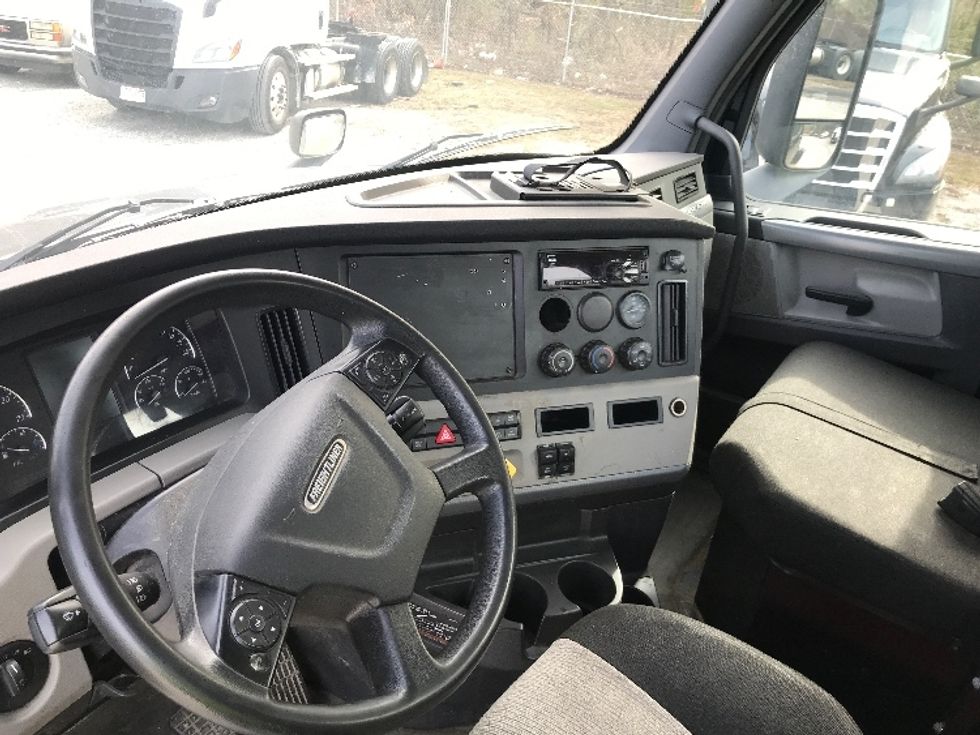 Day Cab Tractor-Heavy Duty Tractors-Freightliner-2019-T12642ST-Macon-GA-236,302\n\t\tmiles-$ 45,000 - Image 10
