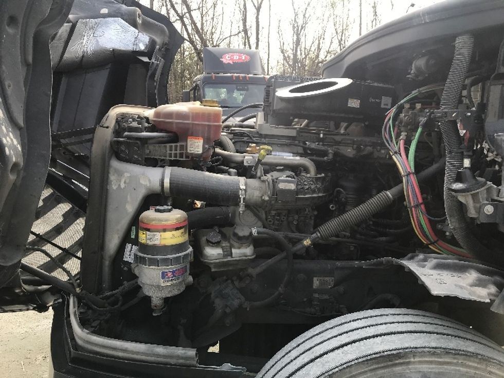 Day Cab Tractor-Heavy Duty Tractors-Freightliner-2019-T12642ST-Macon-GA-236,302\n\t\tmiles-$ 45,000 - Image 16