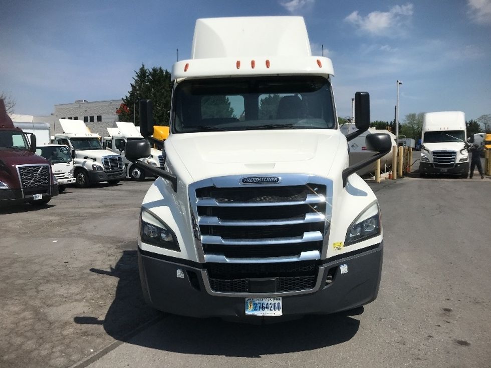 Day Cab Tractor-Heavy Duty Tractors-Freightliner-2019-T12642ST-Manassas-VA-285,136\n\t\tmiles-$ 40,500 - Image 2