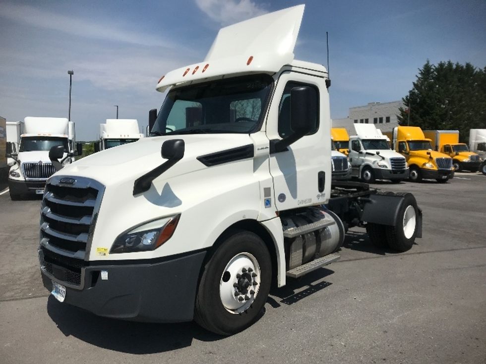 Day Cab Tractor-Heavy Duty Tractors-Freightliner-2019-T12642ST-Manassas-VA-285,136\n\t\tmiles-$ 40,500 - Image 3