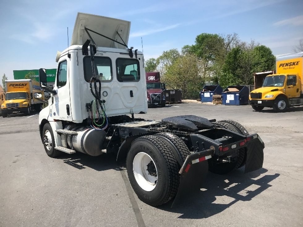 Day Cab Tractor-Heavy Duty Tractors-Freightliner-2019-T12642ST-Manassas-VA-285,136\n\t\tmiles-$ 40,500 - Image 5