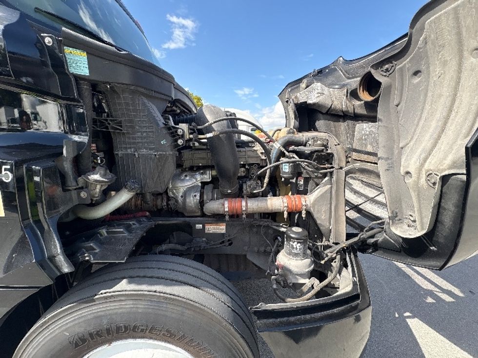 Day Cab Tractor-Heavy Duty Tractors-Freightliner-2019-T12642ST-Medley-FL-128,255\n\t\tmiles-$ 50,250 - Image 15