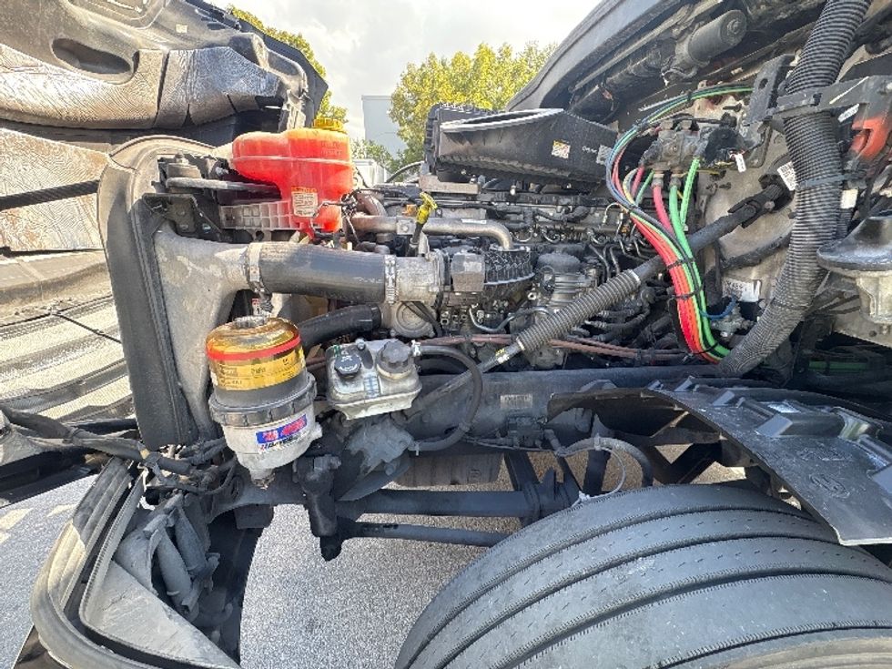 Day Cab Tractor-Heavy Duty Tractors-Freightliner-2019-T12642ST-Medley-FL-128,255\n\t\tmiles-$ 50,250 - Image 16