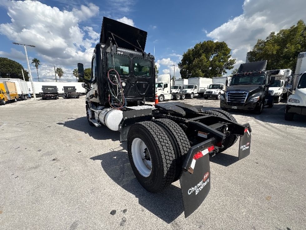 Day Cab Tractor-Heavy Duty Tractors-Freightliner-2019-T12642ST-Medley-FL-128,255\n\t\tmiles-$ 50,250 - Image 5