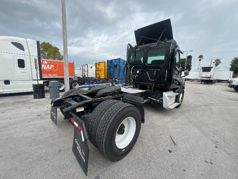 Day Cab Tractor-Heavy Duty Tractors-Freightliner-2019-T12642ST-Medley-FL-135,248\n\t\tmiles-$ 50,250 - Image 7
