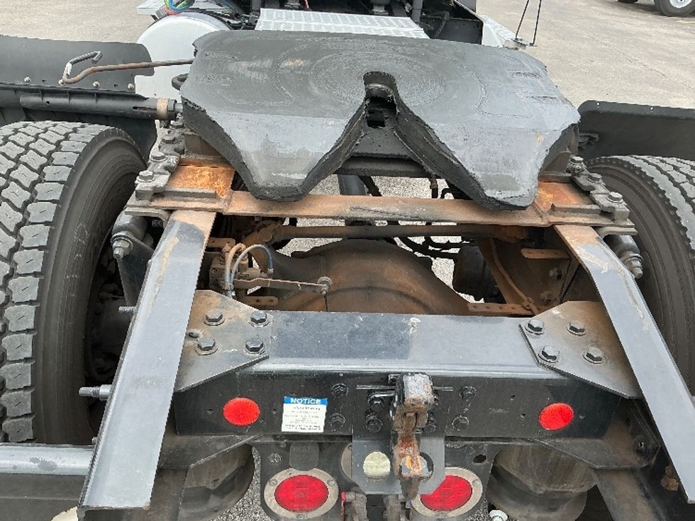 Day Cab Tractor-Heavy Duty Tractors-Freightliner-2019-T12642ST-Medley-FL-141,493\n\t\tmiles-$ 44,500 - Image 6