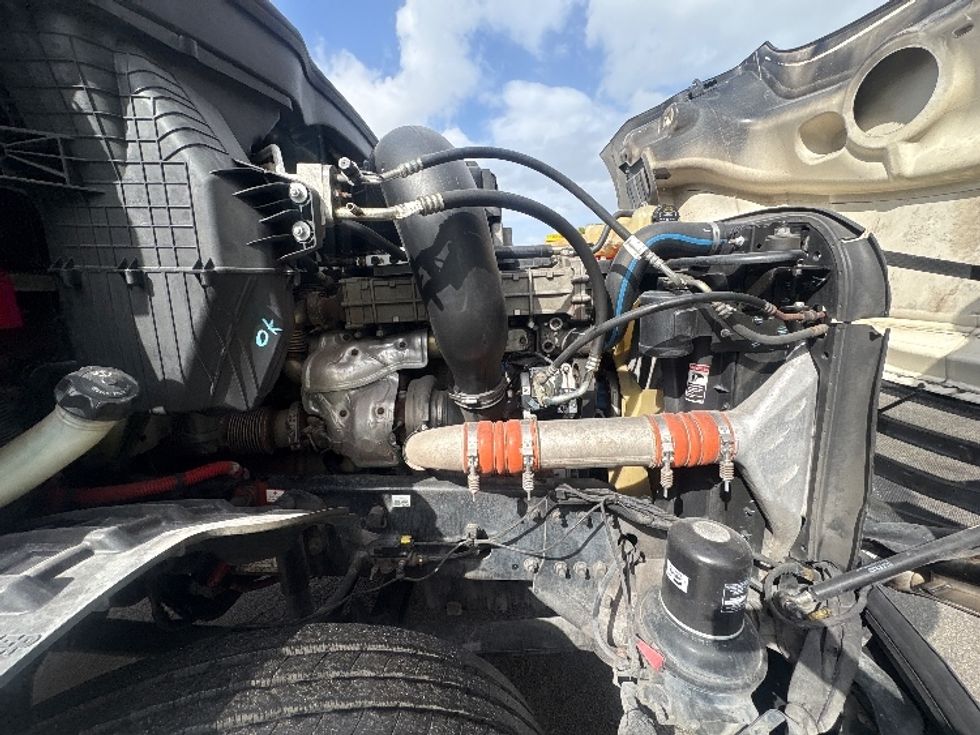 Day Cab Tractor-Heavy Duty Tractors-Freightliner-2019-T12642ST-Medley-FL-141,932\n\t\tmiles-$ 43,750 - Image 15