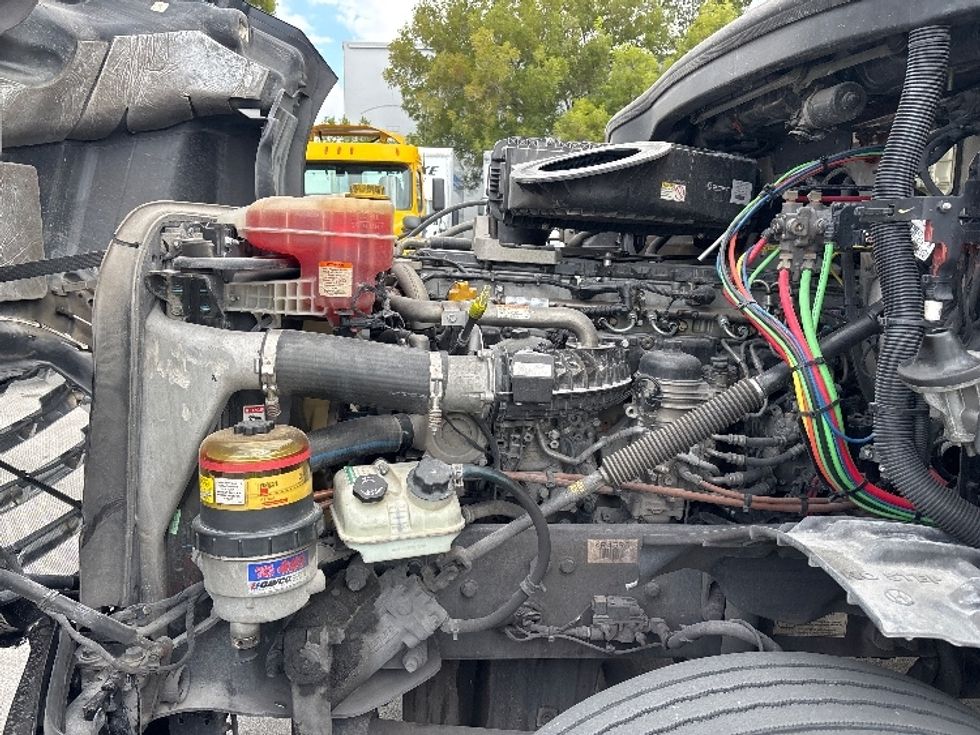 Day Cab Tractor-Heavy Duty Tractors-Freightliner-2019-T12642ST-Medley-FL-144,638\n\t\tmiles-$ 50,000 - Image 16