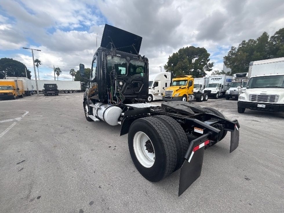 Day Cab Tractor-Heavy Duty Tractors-Freightliner-2019-T12642ST-Medley-FL-144,638\n\t\tmiles-$ 50,000 - Image 5