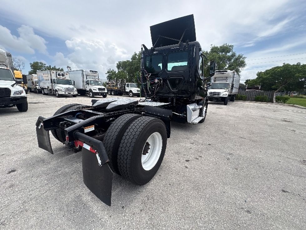 Day Cab Tractor-Heavy Duty Tractors-Freightliner-2019-T12642ST-Medley-FL-148,313\n\t\tmiles-$ 44,500 - Image 7
