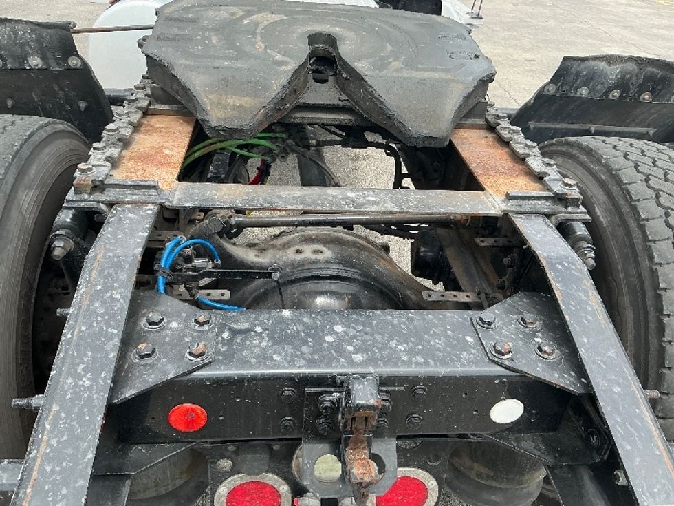 Day Cab Tractor-Heavy Duty Tractors-Freightliner-2019-T12642ST-Medley-FL-157,583\n\t\tmiles-$ 44,500 - Image 6
